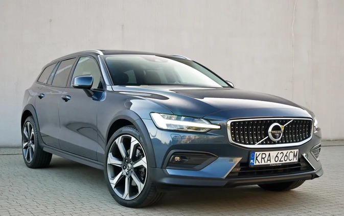 Volvo V60 Cross Country cena 164900 przebieg: 104604, rok produkcji 2020 z Kraków małe 742